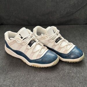 Jordan 11 Low ‘Snake Navy’